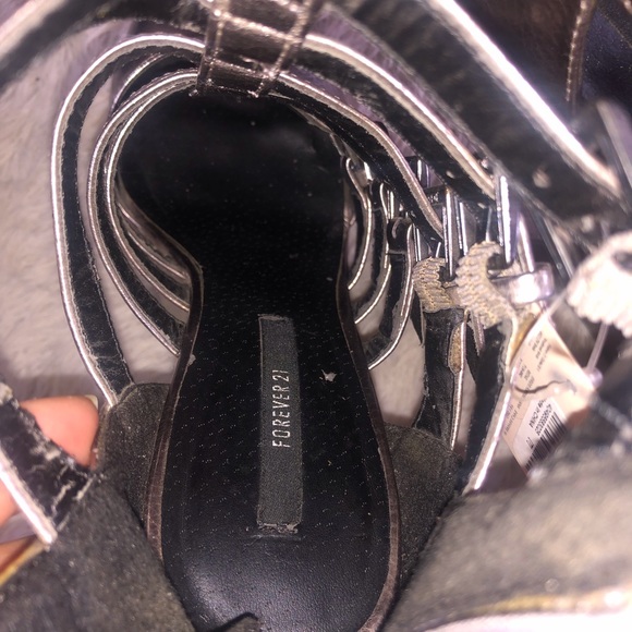 Forever 21 Heel-less shoes - Picture 7 of 12